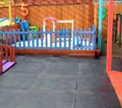 Badi_Farm_horses_livestock_animals_pet_fences_tapes_electric_rubber_floors_hay_mangers_cow_shockproof_insulators_equestrian_boxes_paddock